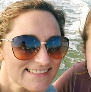 Meet your Posher, Heidi